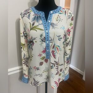 Talbots Women’s Sz S Top Band Collar Popover Dancing Floral Curved Hem Button